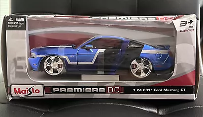 Maisto 2011  FORD MUSTANG GT BLUE 1:24 Scale Diecast • $15