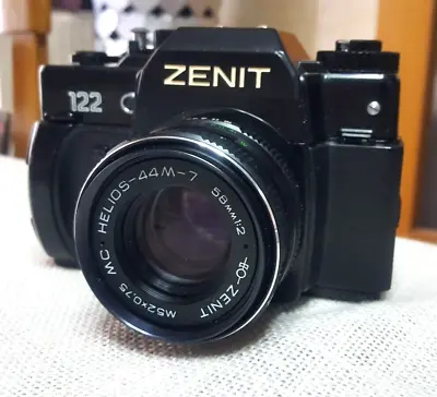 ZENIT 122 SLR Camera With Helios 44M-7 Lens • £134.11