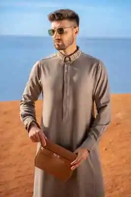 R24 LAWUNG Al-Ameer Adult Men's Thobe Modern Design Arabian Jubbah Light Brown • $120