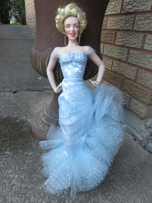 MARILYN MONROE FRANKLIN HEIRLOOM DOLL W/BLUE GRAY LACEY DRESS (Read Below) • £11.89