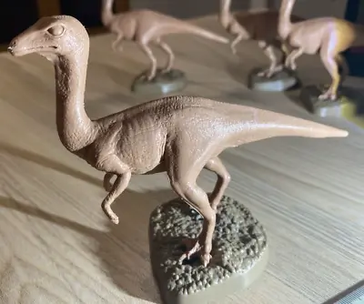 AE405 Invicta Stenonychosaurus (Troodon) Dinosaur Figure 1988 - VGC • £80