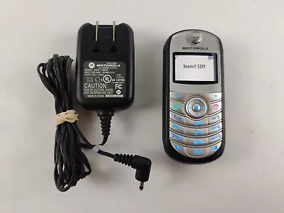 Motorola Tracfone Model TFC139B Silver Phone With Battery & Charger Powers Up • $7.95