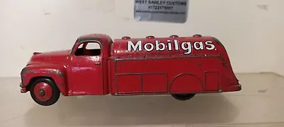 DINKY TOYS  STUDEBAKER  MOBILGAS TANKER 30p C1952 • $3.95