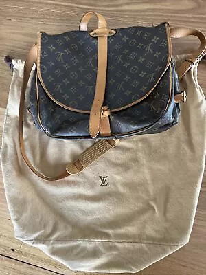 $680 • Buy Louis Vuitton Saumur 35