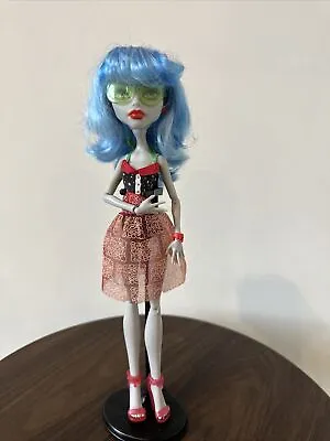 Monster High Ghoulia Yelps Skull Shores Doll Beach Swimsuit W/ Glasses • $24.99
