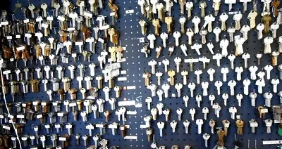 $44.99 • Buy Lot Of  Misc Key BLANKS  3.5  Pounds HOUSE, CARS, Etc. Lot Of Old & Vintage