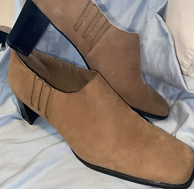 $43.95 • Buy New! 2 Pair Amanda Smith Biz Casual Shoes Size 9m. Same Shoe, Different Colors