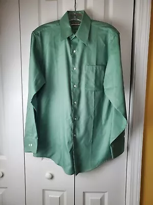 Van Heusen Fitted Wrinkle Free Green Button Front Shirt  Size 15.5 32/33 • $14