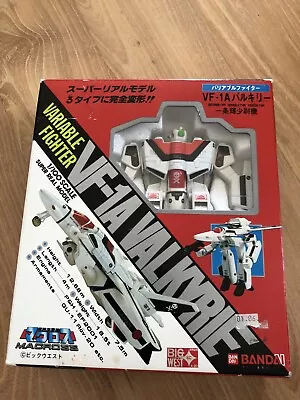 Bandai Macross VF-1A Valkyrie 1:100 • $65