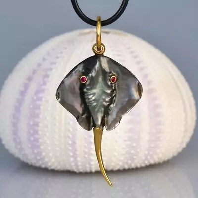 Stingray Pendant Mother-of-Pearl Ruby Eyes & Gold Vermeil Sterling Silver 6.38g • $86