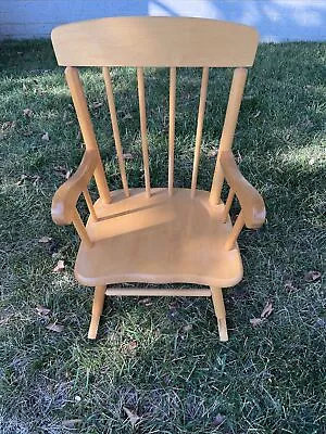 Vintage 1980s Hedstrom Chrildren’s Rocking Chair Model 22817 - Mint Condition • $129.99