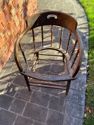 $30 • Buy Vintage Captains Chair