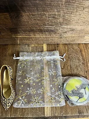 £5.75 • Buy Just The Right Shoe With Compact Mirror.