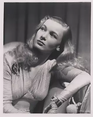 HOLLYWOOD BEAUTY VERONICA LAKE STYLISH POSE STUNNING PORTRAIT 1970s Photo 10 • $49.99