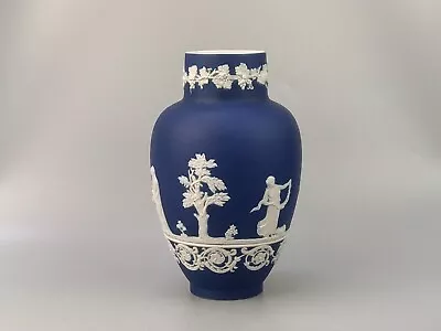 Tunstall Jasperware Vase With Neoclassical Sprigged Decoration • £85