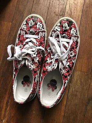 Minnie Mouse Disney Sneakers • $15