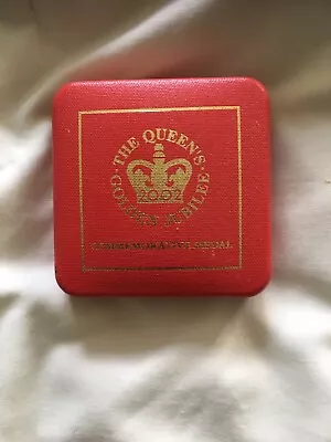 Royal Mint 2002 The Queens Golden Jubilee Commemorative Medal • £10