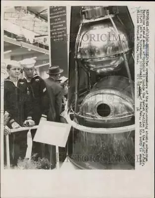 1958 Press Photo Ron Jett And Will Brown View Model Of Sputnik II In Brussels • $9.99