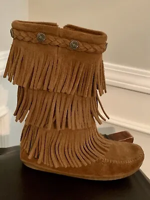 Girls Minnetonka Fringe Boots Size 2. Excellent Condition. • £20.27