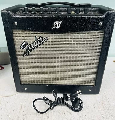 Fender Mustang I V.2 • $89.99