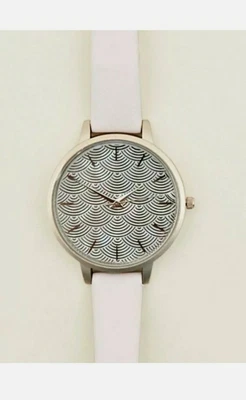 £4.99 • Buy New Look Light Purple Mermaid Scale Dial Watch
