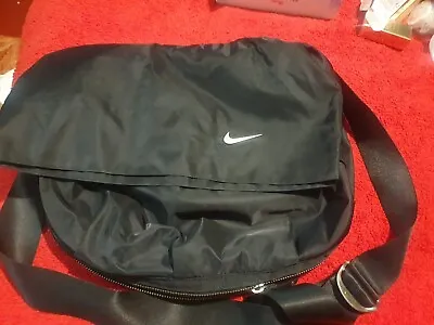 Nike Shoulder Bag • £8