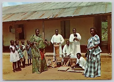 C25813 Muganda Dancers   Uganda  Postcard • £1.39