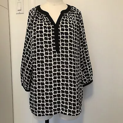 Violet & Claire Women’s Black & White Print V- Neckline Blouse • $7