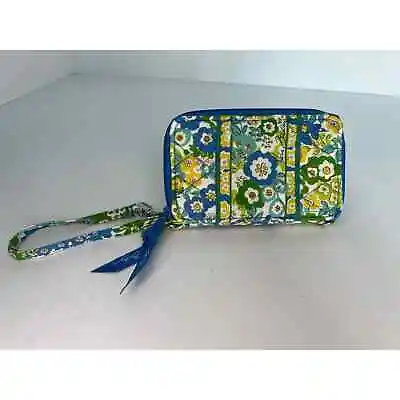 NWT Vera Bradley Carry It All Wristlet In English Meadow In Blue & Green • $18