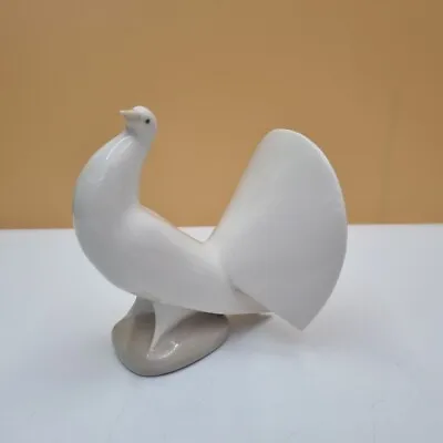 NAO Lladro Dove Of Peace Porcelain Bird Figurine Spain Open Tail Ornament  • £14.95