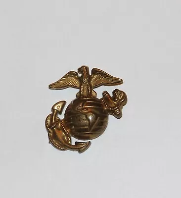 (2) WW II Era U.S. MARINE CORPS EGA HAT LAPEL PIN EGA USMC INSIGNIA Left & Right • $26