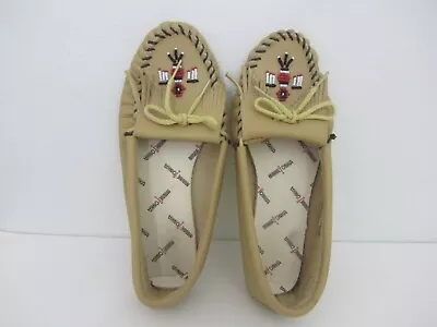 Minnetonka Moccasins Thunderbird Women's Softsole Tan Smooth Leather Size 8.5 • $24.99