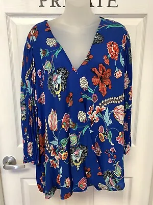 Masseys Blouse 3X Blue Floral Accordian Sleeves  • $18.99