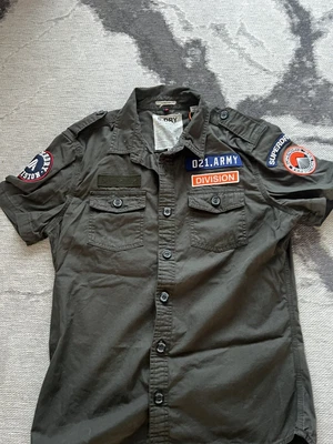 Kids Shirt • £15