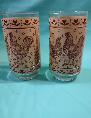 Set Of 2 Drinking Glasses Featuring A Country Design With Chickens & Roosters. • $12.95
