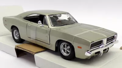 Maisto 1/25 Scale Model Car 31256S - 1969 Dodge Charger R/T - Silver • £28.99