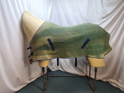 £10.99 • Buy Used 6'0 Robinsons Waffle Cooler Horse Rug #F301
