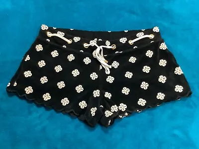 Vintage Juicy Couture Black White Floral Terry Scalloped Hem Pocket Shorts M • $59