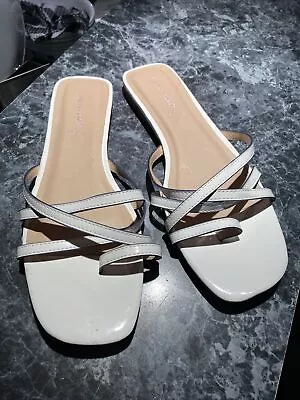 Nwot Womens London Rebel White Sandals 39 W Retail $57 • £9.63