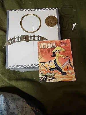 US ARMY VIETNAM WAR ( Mementos/ Book Etc) • $155