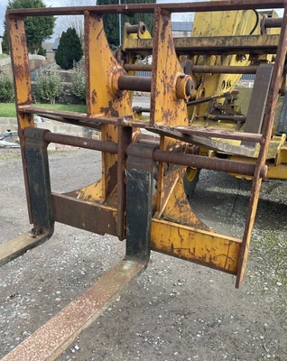 £550 • Buy Excavator Pallet Forks - Used - 380mm Pin Centres, 65mm Pins