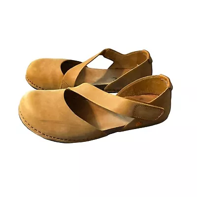 THE ART COMPANY Mary Janes Flat Tan And Brown Shoes Sz 39 • $50