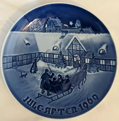 1969 B & G Cil Jul I Praestegarden Arrival Of Christmas Guests Blue Plate Sleigh • $29.99