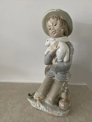Zaphir Figurines - Kneeling Boy With Lamb • £10