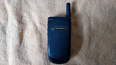 Vintage Cell Phone Motorola V3688 MC2-41E11 • $25