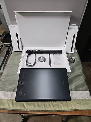 Wacom PTH660 Intuos Pro Graphic Tablet Medium - Beautiful! • $165