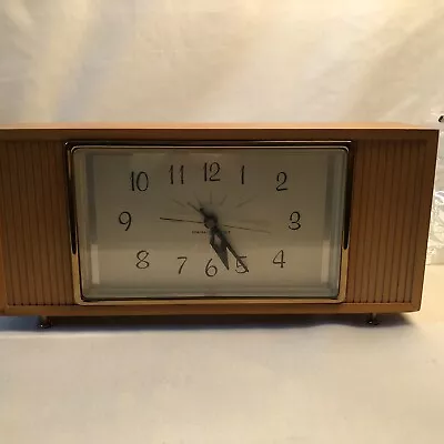 Vintage General Electric Art Deco Electric Mantel Clock Model 7306 Works 115V • $26.99