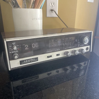 $17.77 • Buy LLOYDS Clock Radio Flip JJ-6954 Multiplex Stereo Parts Or Repair READ Desc 