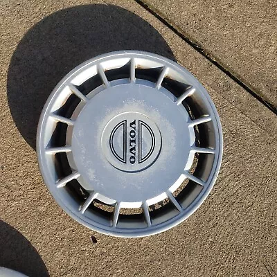 1 Factory Volvo 240 Hubcap Wheel Cover Hub Cap 1989 1990 1991 1992 1993 3540176 • $50