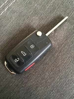 Volkswagen Vw Uncut Key Fob Oem Remote Keyless Entry Transmitter 5k0 837 202 Ae • $19.99